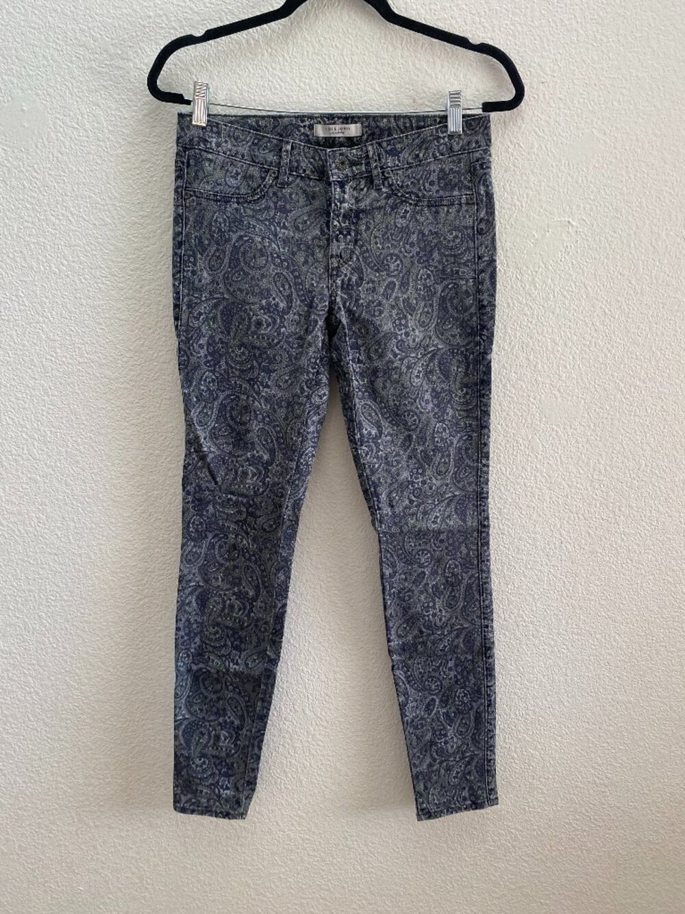 Rich & Skinny Paisley Pattern Skinny Pants Size 27 x 29.5 Gray Color Low Rise
